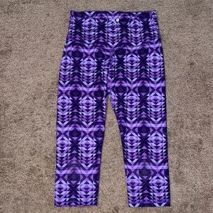 Old Navy Purple Designed Workout Cropped Leggings